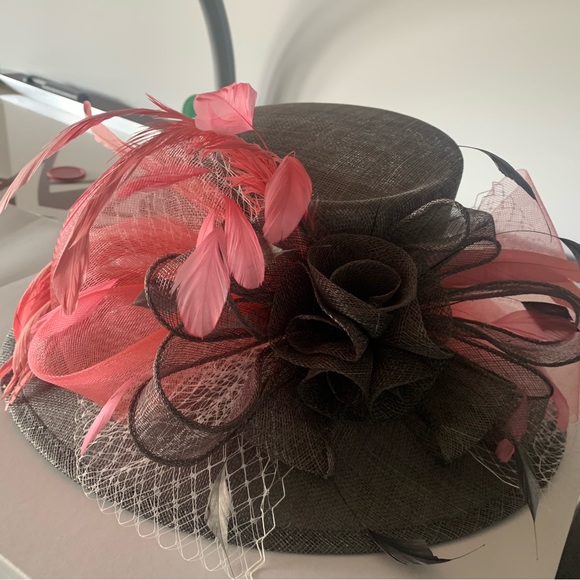 Derby Hat - gray with coral feather and gray flower accents - Picture 7 of 7